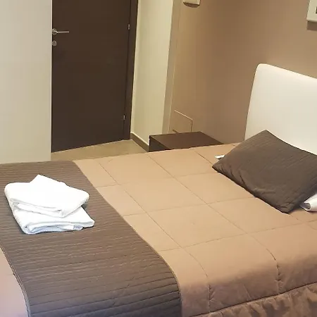 Pensión Mia 3*