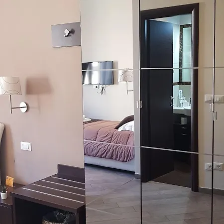 Pensión Mia 3*