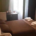 Mia 3*
