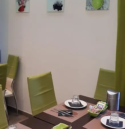 米娅套房酒店